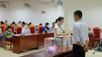Đấu giá viên tẩy xoá, sửa chữa làm sai lệch nội dung thẻ đấu giá viên thì bị phạt bao nhiêu tiền?